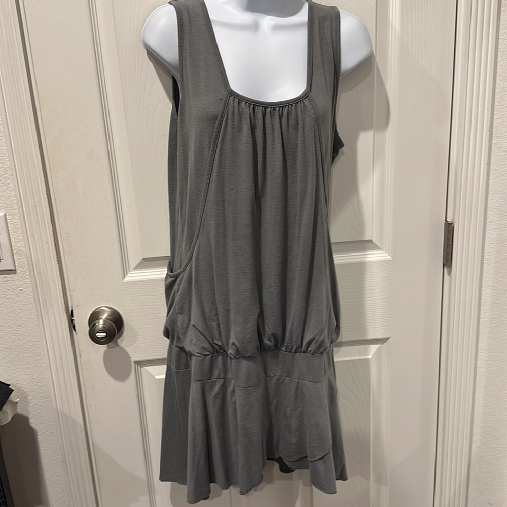 🌸buy 2 get 1 free XL gray pull on Comfy dress. Sleeveless midi above knee